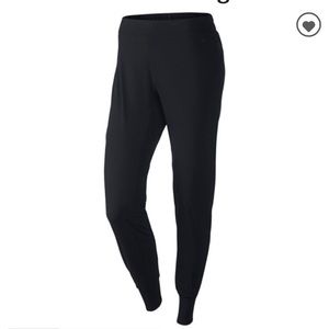 Nike Women’s Bliss Dri-Fit woven skinny bliss jogger pant